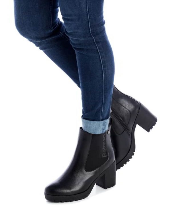 Botines Chelsea Marca Refresh Color Negro RF170063