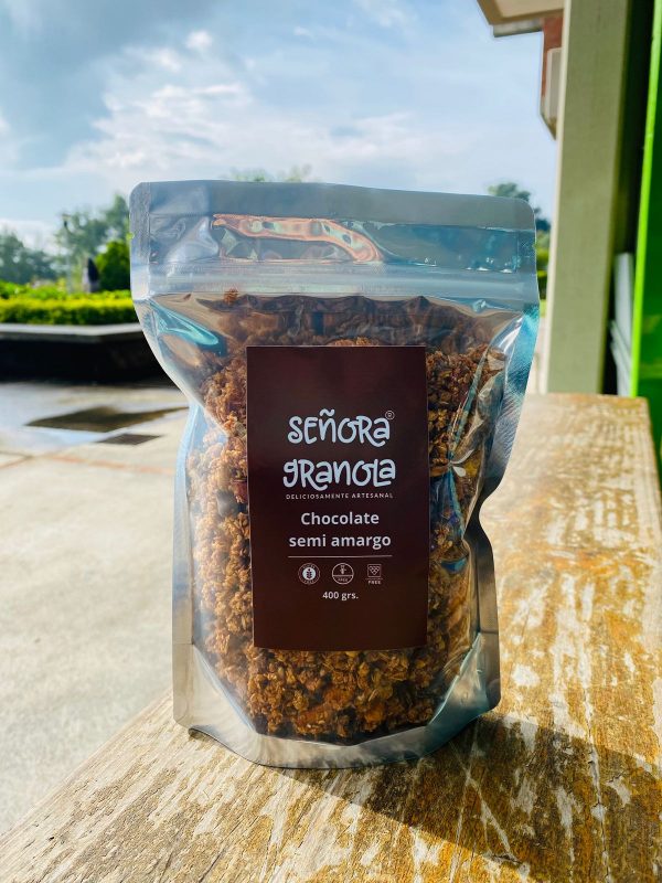 Granola artesanal con chispas de chocolate semi amargo