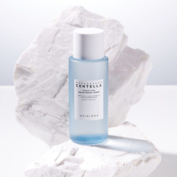 SKIN1004 Centella Hyalu-Cica Brightening Toner 210ml