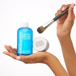 Limpiador de brochas Cinema Secrets 8 oz con contenedor limpiador