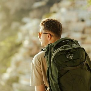 Osprey Farpoint 40L Men's Travel Backpack, Tunnel Vision Grey