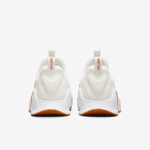 Nike Free Metcon 6 - Zapatos de entrenamiento para mujer (FJ7126-103, Sail/White/Monarch), talla 7.5