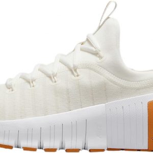 Nike Free Metcon 6 - Zapatos de entrenamiento para mujer (FJ7126-103, Sail/White/Monarch), talla 7.5
