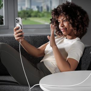 ESR para Qi2 Magsafe Charger, cargador inalámbrico de 15 W, almohadilla de carga inalámbrica para iPhone 15/14/13/12, AirPods 4/3/Pro/Pro 2, Galaxy S25, almohadilla de carga magnética fuerte con cable tipo C, plateado