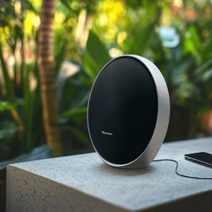 Harman Kardon Onyx Studio 9 - Portable Stereo Bluetooth Home Speaker with Built-in Battery and USB Charging, self-Tuning, and Multi-Speaker Connection by Auracast - Black